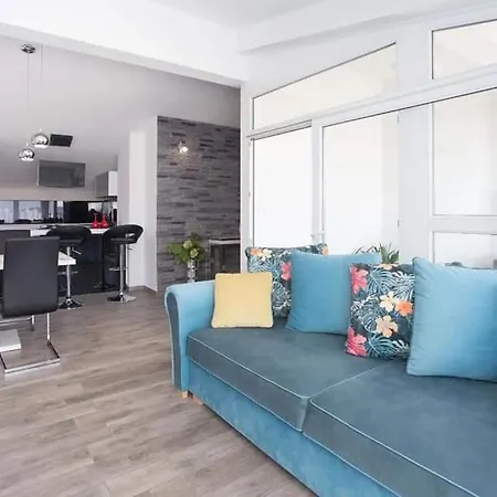 Luis Light Apartman *